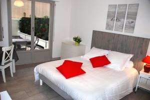 Appartement Studio Terrasse : photos des chambres
