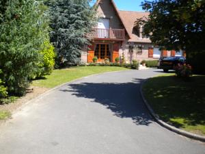 Chambres d'hotes/B&B Le Cedre Bleu : Chambre Double - Vue sur Jardin