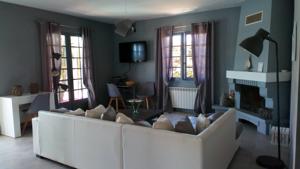 Hebergement villa provencal avec piscine a vias de 10 personnes : photos des chambres