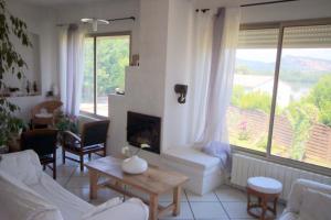 Hebergement Gard-Ardeche Piscine privee et vue sur le rhone, villa de confort. : photos des chambres