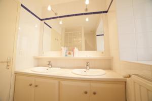 Hebergement RCN Camping Le Moulin de la Pique : photos des chambres