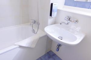 Hotel Campanile Niort - La Creche : Chambre Triple