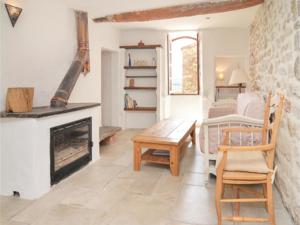 Appartement Three-Bedroom Apartment in St-Sebastien d'Aigref. : photos des chambres