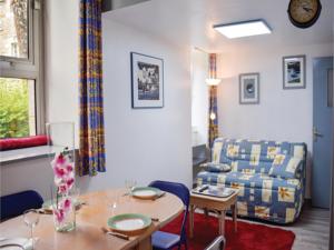 Appartement 0-Bedroom Apartment in Treguier : photos des chambres