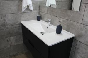 Hebergement La Cigale se prelasse aux Lacs et dans le jacuzzi : photos des chambres
