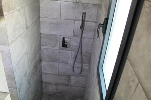 Hebergement La Cigale se prelasse aux Lacs et dans le jacuzzi : photos des chambres