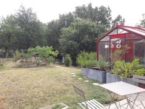 Hebergement maison familale : Chambre Double - Vue sur Jardin