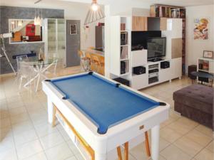 Hebergement Four-Bedroom Holiday Home in Montblanc : photos des chambres