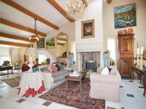 Hebergement Holiday Home Cornillon Confoux 08 : photos des chambres