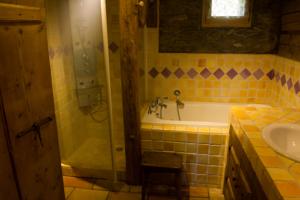 Hebergement Reine des Aravis - chalet isole : photos des chambres