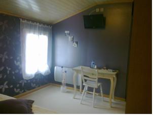 Chambres d'hotes/B&B Chambres d'Hotes Au Sarrailh : Chambre Familiale (4 Adultes) 
