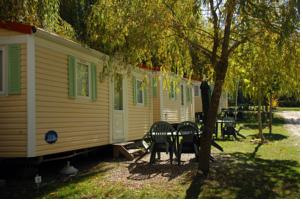 Hebergement Camping La Ferme de Castellane : photos des chambres