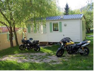 Hebergement Camping La Ferme de Castellane : photos des chambres