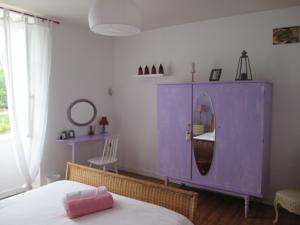 Chambres d'hotes/B&B L'Esprit du Cercle : Chambre Double avec Salle de Bains et Toilettes Communes