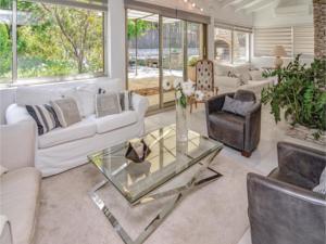 Hebergement Holiday home Saint-Chamas with Outdoor Swimming Pool 420 : photos des chambres