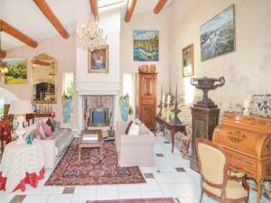 Hebergement Holiday Home Cornillon Confoux 08 : photos des chambres