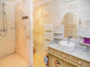 Hebergement Holiday Home Cornillon Confoux 08 : photos des chambres