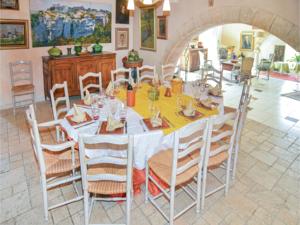 Hebergement Holiday Home Cornillon Confoux 08 : photos des chambres
