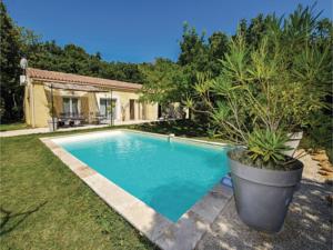 Hebergement Five-Bedroom Holiday Home in Grignan : photos des chambres