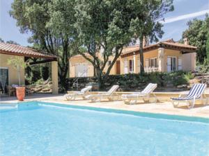 Hebergement Four-Bedroom Holiday Home in Reauville : photos des chambres
