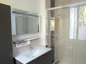 Chambres d'hotes/B&B Chateau d'Azzilemont : Chambre Double Deluxe avec Balcon