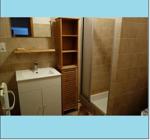 Hebergement Aux Balcons Des Xettes : photos des chambres
