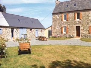 Hebergement Holiday home Treguier with a Fireplace 350 : photos des chambres