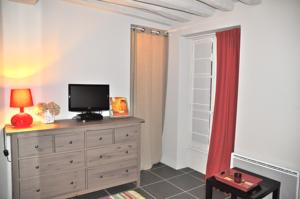 Appartement Le Petit Appart Versailles : Appartement - Rez-de-Chaussée