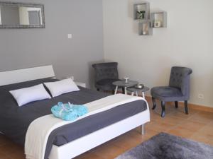 Appartement STUDIO INDEPENDANT LA TURBIE : photos des chambres