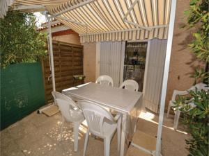 Hebergement One-Bedroom Holiday Home in Calvisson : photos des chambres