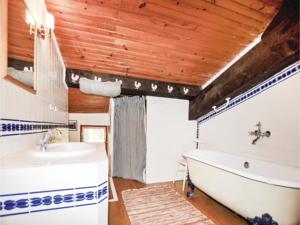 Hebergement Holiday Home Finestret with a Fireplace 09 : photos des chambres