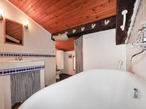 Hebergement Holiday Home Finestret with a Fireplace 09 : photos des chambres
