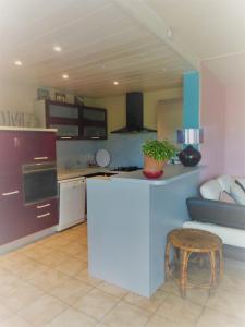 Hebergement maison calme et ombragee, la campagne a la ville : photos des chambres