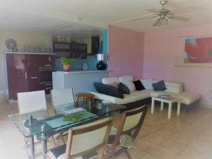 Hebergement maison calme et ombragee, la campagne a la ville : photos des chambres