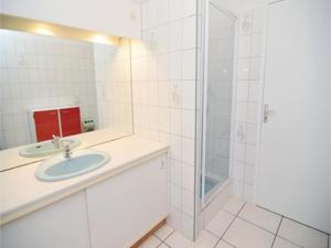 Hebergement Four-Bedroom Holiday Home in Cornillion Confoux : photos des chambres