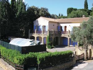 Hebergement Four-Bedroom Holiday Home in Cornillion Confoux : photos des chambres
