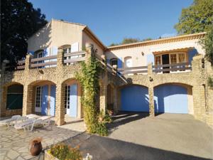 Hebergement Four-Bedroom Holiday Home in Cornillion Confoux : photos des chambres