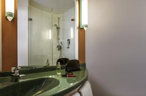 Hotel Ibis Calais Coquelles Tunnel sous la Manche : photos des chambres