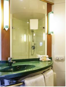 Hotel Ibis Calais Coquelles Tunnel sous la Manche : photos des chambres