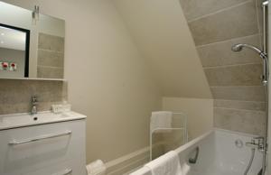 Hotel La Grande Bruyere : photos des chambres