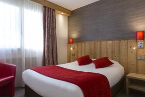 Hotel The Originals Rey du Mont Sion Saint-Julien-en-Genevois Sud (ex Inter-Hotel) : photos des chambres