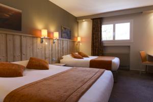 Hotel The Originals Rey du Mont Sion Saint-Julien-en-Genevois Sud (ex Inter-Hotel) : Chambre Familiale