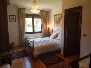 Chambres d'hotes/B&B Mas dels Esquirols : Chambre Double - Vue sur Jardin