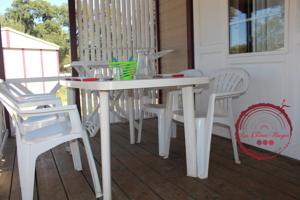 Hebergement Camping Les Chenes Rouges : photos des chambres