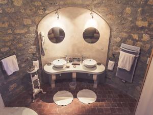 Hebergement Manoir avec piscine privee : photos des chambres
