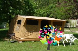 Hebergement Camping Des Papillons : photos des chambres