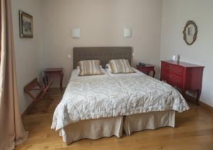 Hotel Beau Site - Rocamadour : Chambre Double de Luxe avec Baignoire Spa 