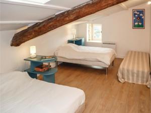 Hebergement Four-Bedroom Holiday Home in Chamaret : photos des chambres