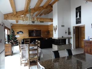 Appartement Chalet 7 pieces 18 pers vue exceptionnelle, classe 5* en meuble de tourisme et espace balneo detente sportif 79104 : photos des chambres