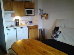 Appartement vue sur le lac de Matermale aux Angles 84746 : photos des chambres